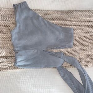 lovers + friends size tie crop top!